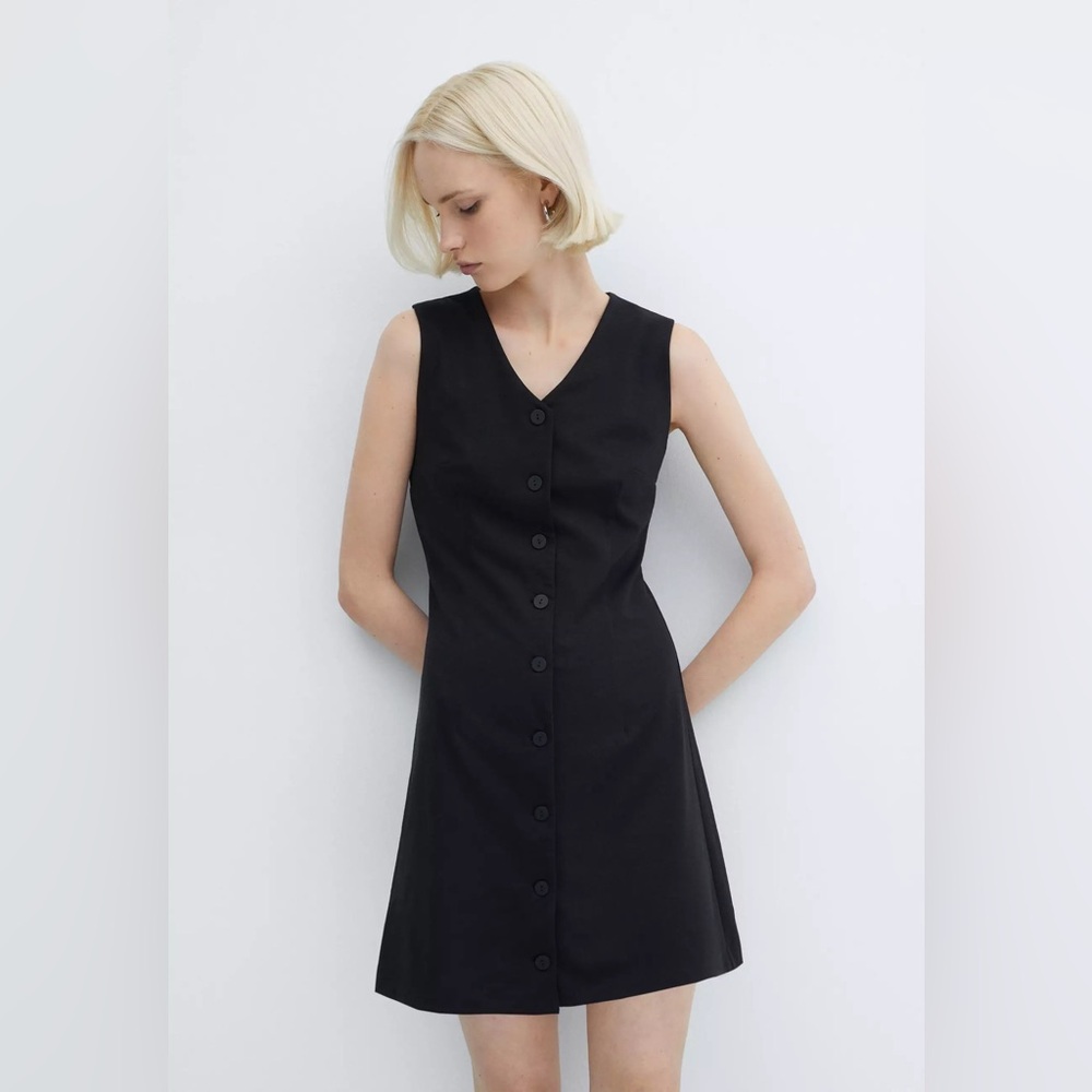 Black short buttoned dress size L